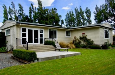 Castlemaine Cottage is a self-contained 3-bedroom cottage