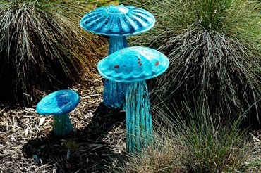 Lava Glass Sculpture Garden Mushrooms (1)