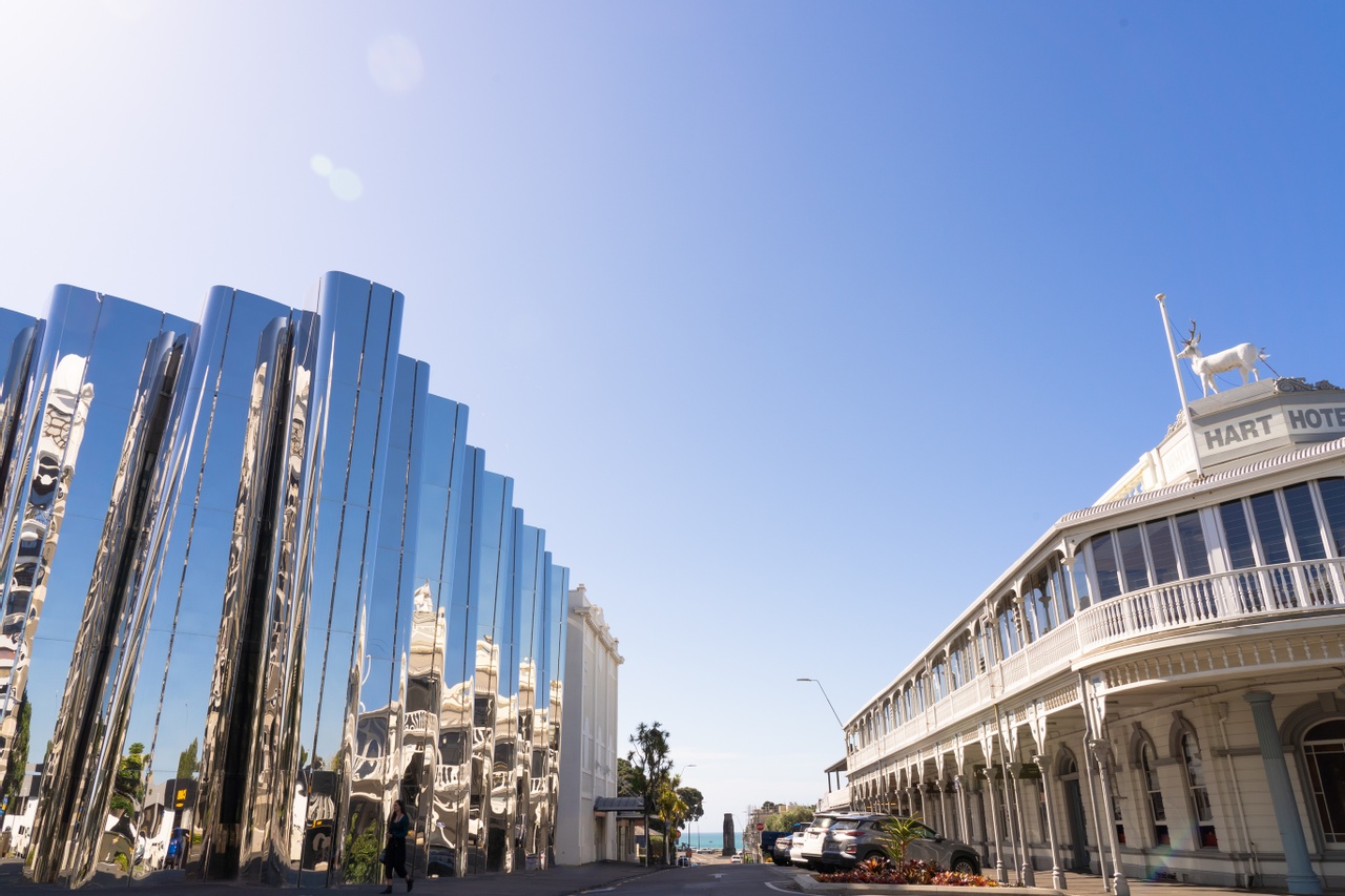 Taranaki Story 102 Food & Hospitality Visitor Live White Hart Building Govett Brewster Art Gallery Len Lye Centre Daytime