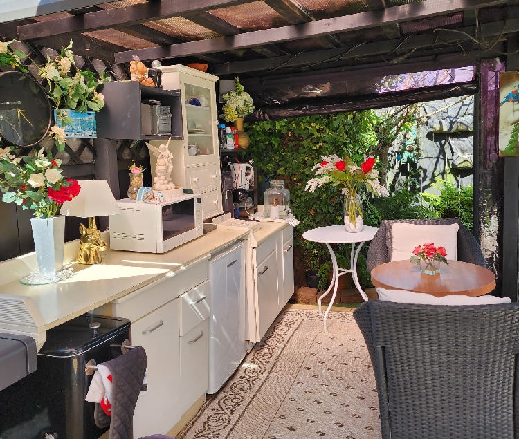Sunhouse.