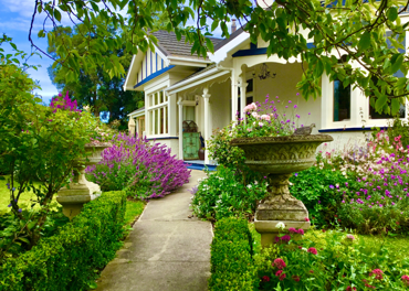jackie-bird-oamaru-cottage-garden-1080x770.png