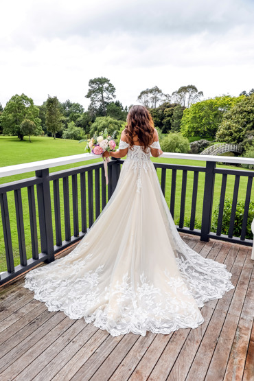 HUs Balcony Bride.jpg