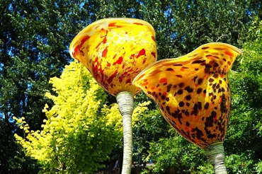 Lava Glass Sculpture Garden Flowers Big (1)