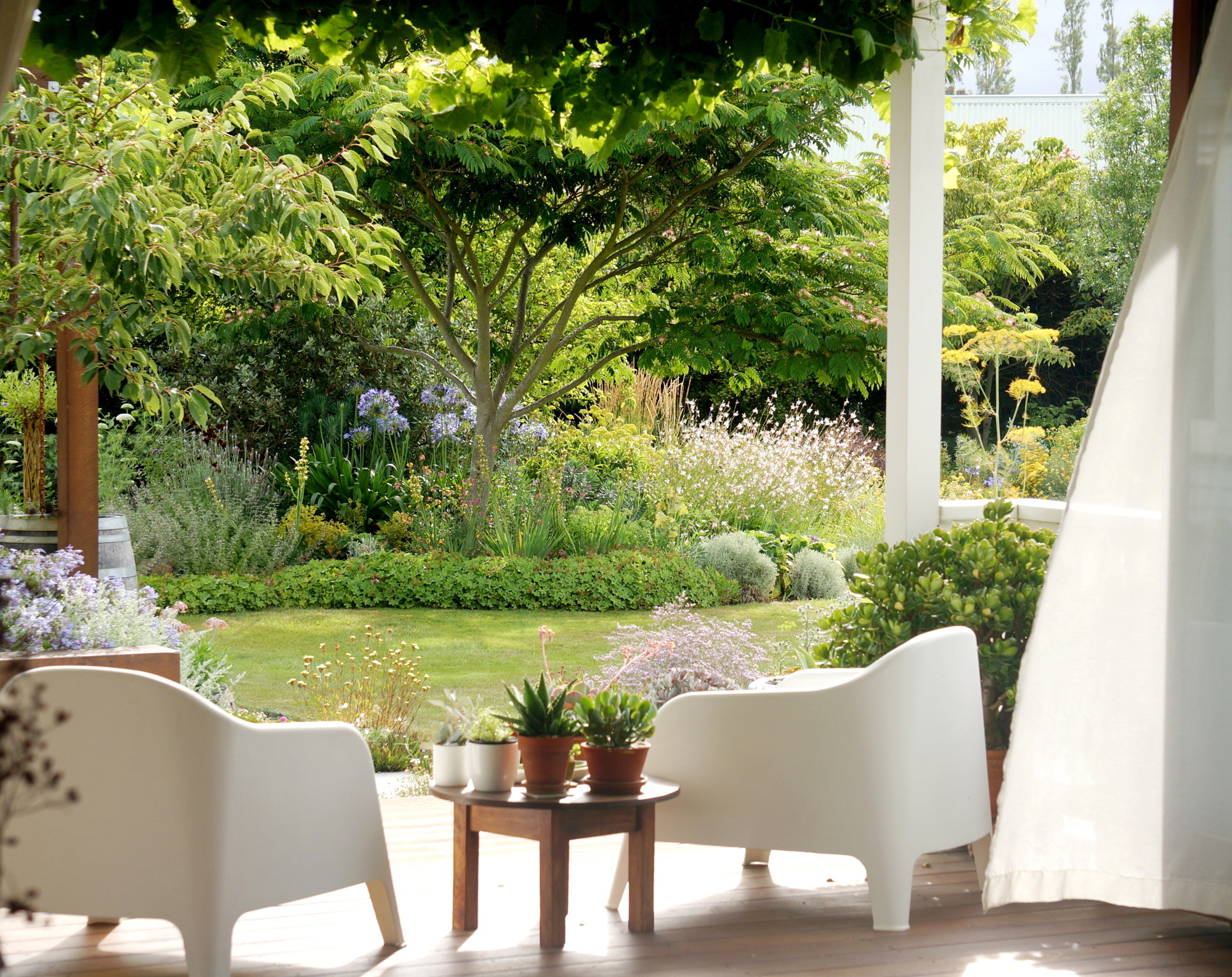  Blue House Garden in Amberley - 1