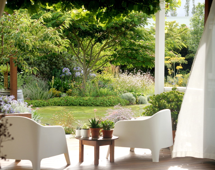  Blue House Garden in Amberley - 1